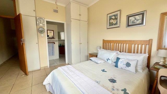 5 Bedroom Property for Sale in Uvongo KwaZulu-Natal
