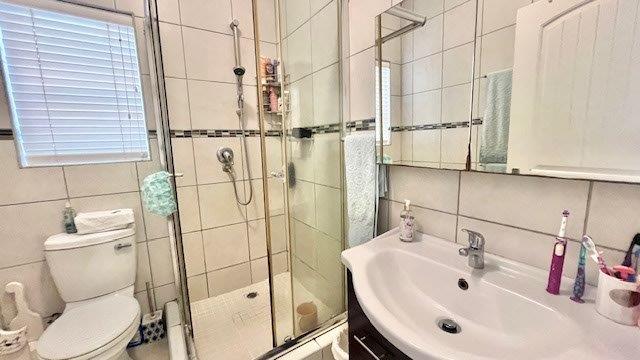 5 Bedroom Property for Sale in Uvongo KwaZulu-Natal