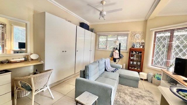 5 Bedroom Property for Sale in Uvongo KwaZulu-Natal