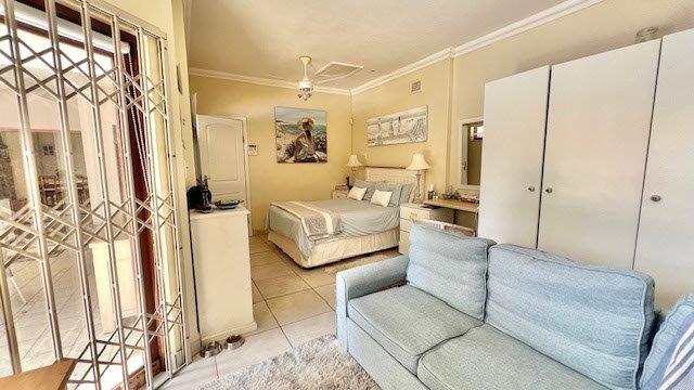 5 Bedroom Property for Sale in Uvongo KwaZulu-Natal
