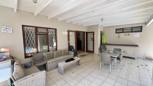 5 Bedroom Property for Sale in Uvongo KwaZulu-Natal