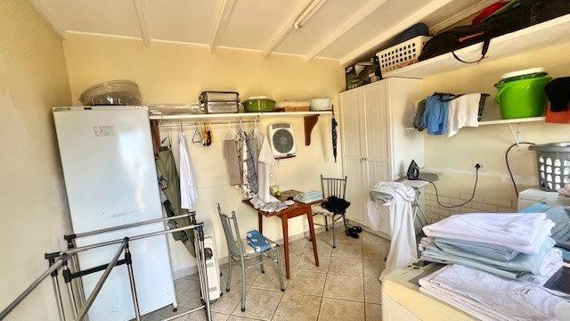 5 Bedroom Property for Sale in Uvongo KwaZulu-Natal