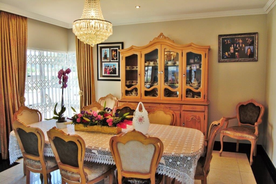 5 Bedroom Property for Sale in Oslo Beach KwaZulu-Natal
