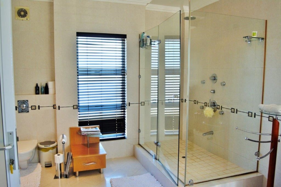 5 Bedroom Property for Sale in Oslo Beach KwaZulu-Natal