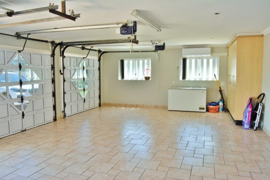 5 Bedroom Property for Sale in Oslo Beach KwaZulu-Natal