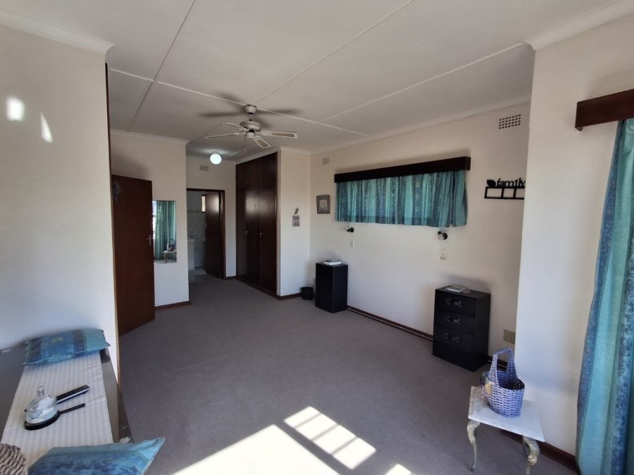4 Bedroom Property for Sale in Uvongo KwaZulu-Natal