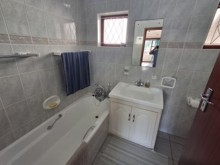 4 Bedroom Property for Sale in Uvongo KwaZulu-Natal