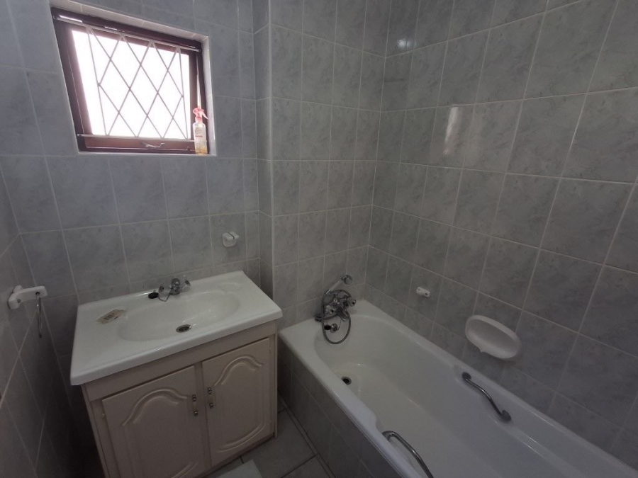 4 Bedroom Property for Sale in Uvongo KwaZulu-Natal