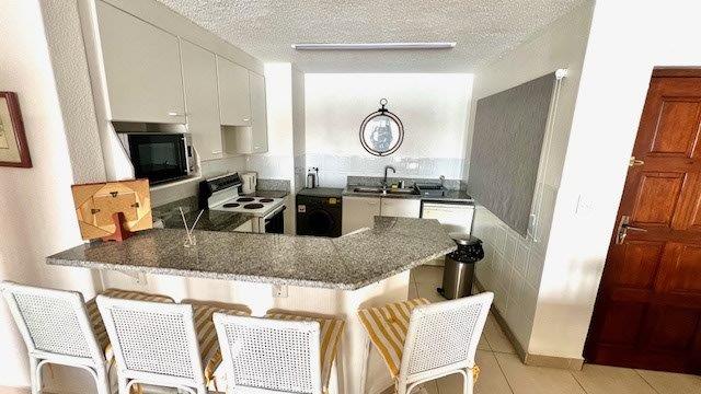 3 Bedroom Property for Sale in Uvongo KwaZulu-Natal