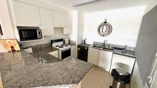 3 Bedroom Property for Sale in Uvongo KwaZulu-Natal