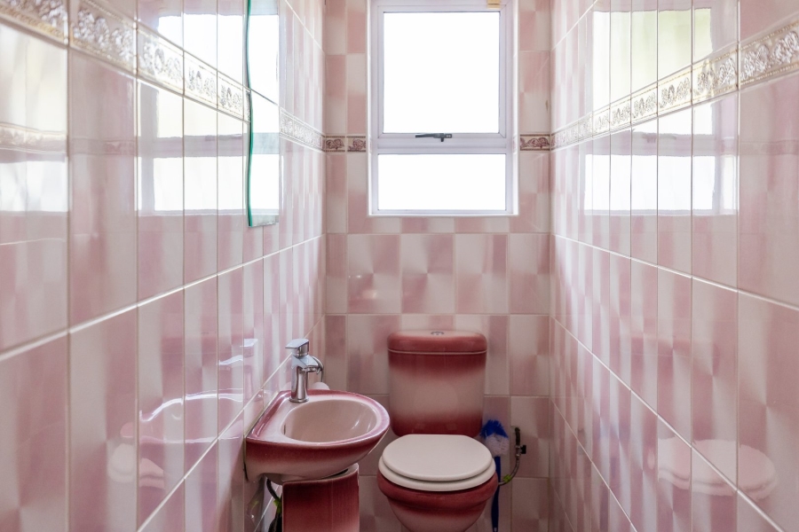 4 Bedroom Property for Sale in Oslo Beach KwaZulu-Natal