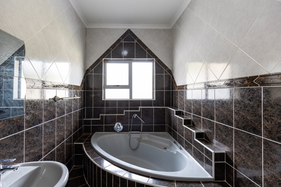 4 Bedroom Property for Sale in Oslo Beach KwaZulu-Natal