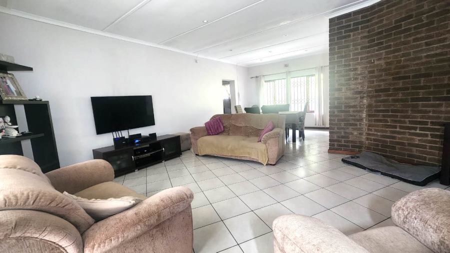 4 Bedroom Property for Sale in Umtentweni KwaZulu-Natal
