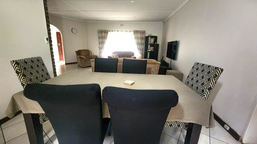 4 Bedroom Property for Sale in Umtentweni KwaZulu-Natal