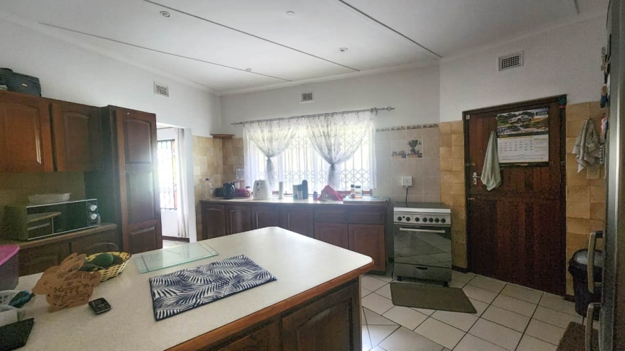 4 Bedroom Property for Sale in Umtentweni KwaZulu-Natal