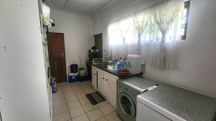 4 Bedroom Property for Sale in Umtentweni KwaZulu-Natal