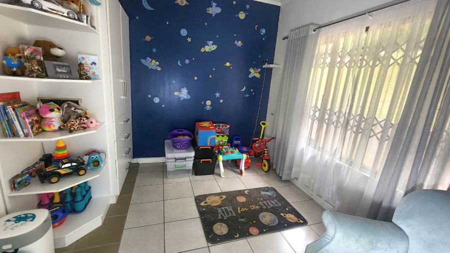 4 Bedroom Property for Sale in Umtentweni KwaZulu-Natal