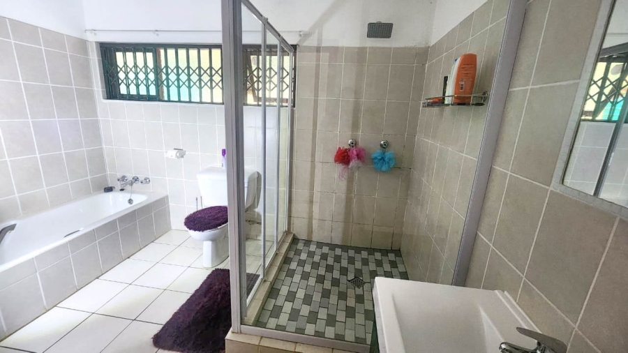 4 Bedroom Property for Sale in Umtentweni KwaZulu-Natal