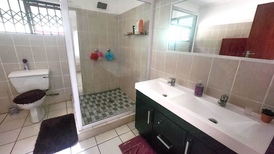 4 Bedroom Property for Sale in Umtentweni KwaZulu-Natal