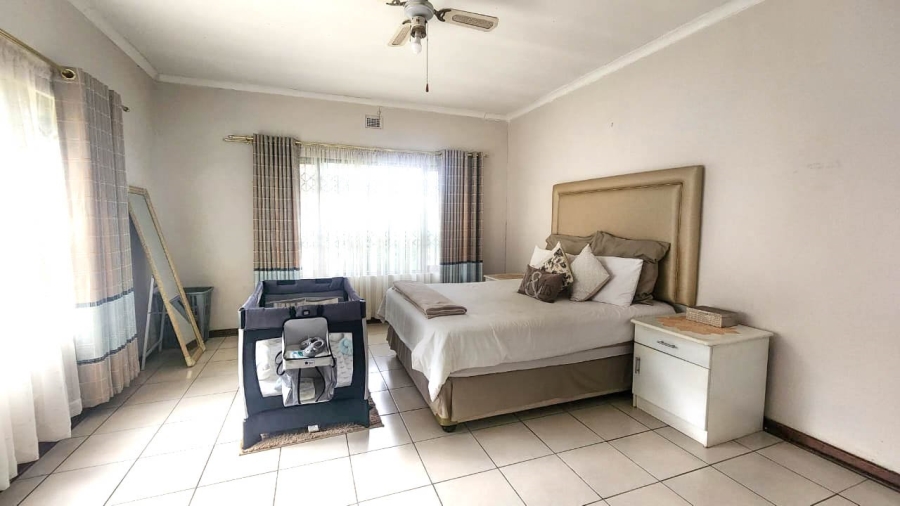4 Bedroom Property for Sale in Umtentweni KwaZulu-Natal