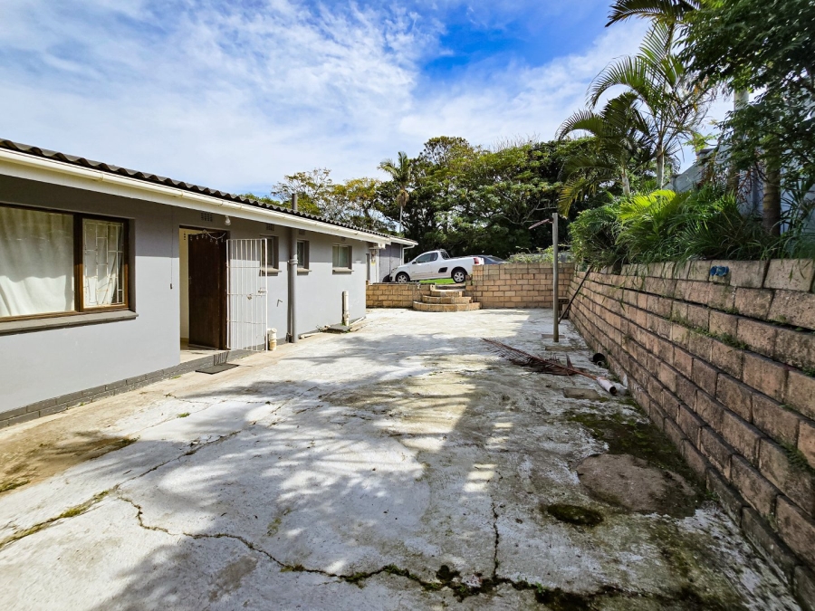 2 Bedroom Property for Sale in Uvongo KwaZulu-Natal