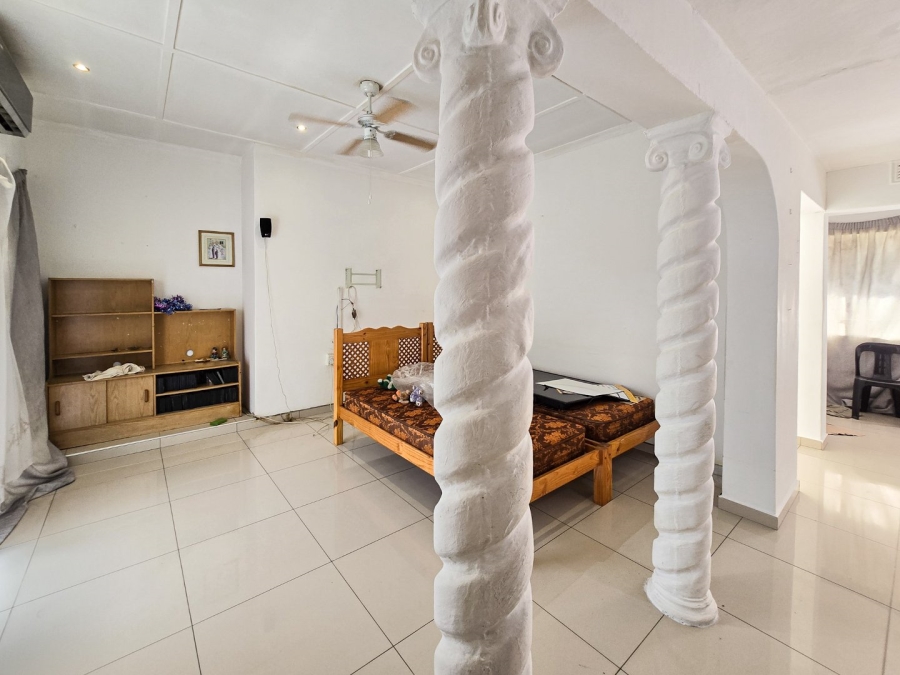 2 Bedroom Property for Sale in Uvongo KwaZulu-Natal
