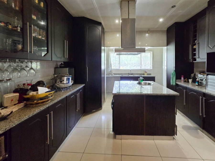 2 Bedroom Property for Sale in Uvongo KwaZulu-Natal
