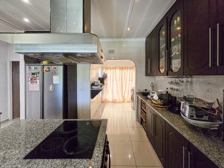 2 Bedroom Property for Sale in Uvongo KwaZulu-Natal
