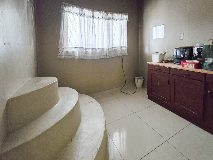 2 Bedroom Property for Sale in Uvongo KwaZulu-Natal