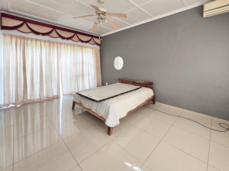 2 Bedroom Property for Sale in Uvongo KwaZulu-Natal