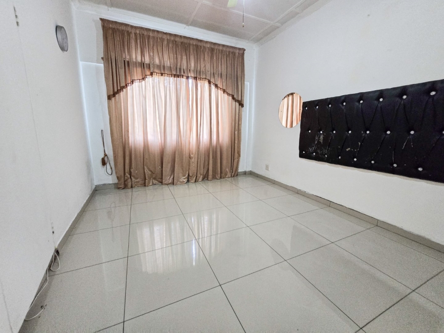 2 Bedroom Property for Sale in Uvongo KwaZulu-Natal