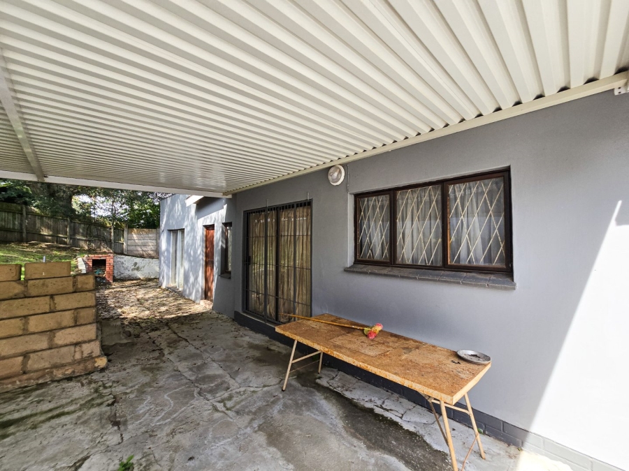 2 Bedroom Property for Sale in Uvongo KwaZulu-Natal