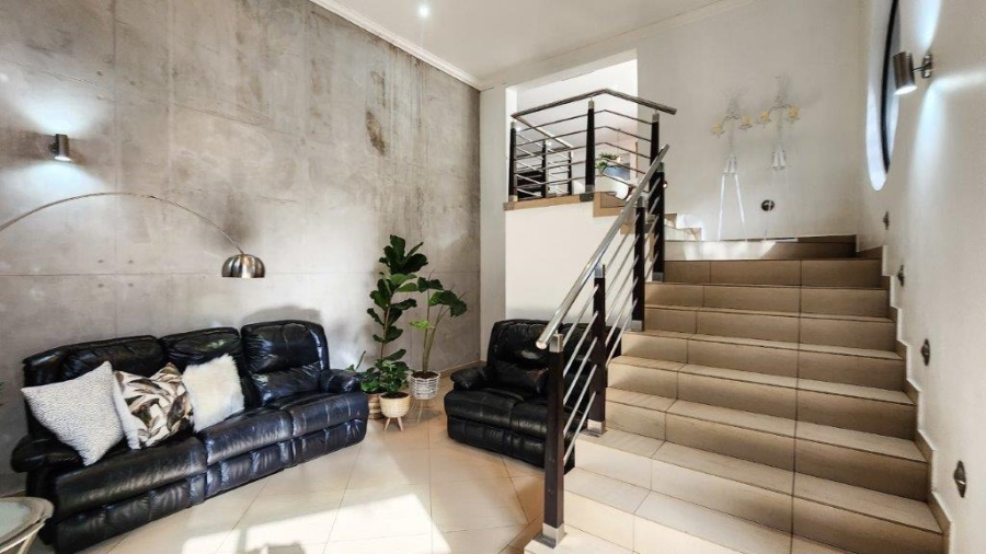6 Bedroom Property for Sale in St Michaels On Sea KwaZulu-Natal