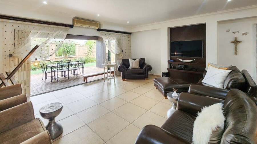 6 Bedroom Property for Sale in St Michaels On Sea KwaZulu-Natal