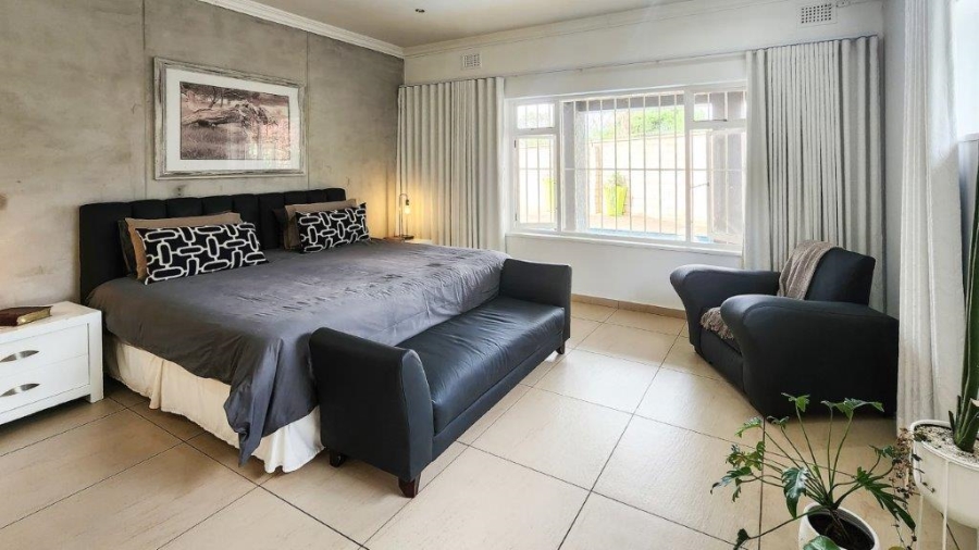 6 Bedroom Property for Sale in St Michaels On Sea KwaZulu-Natal