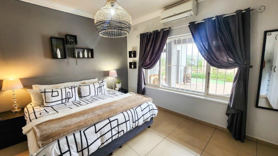 6 Bedroom Property for Sale in St Michaels On Sea KwaZulu-Natal