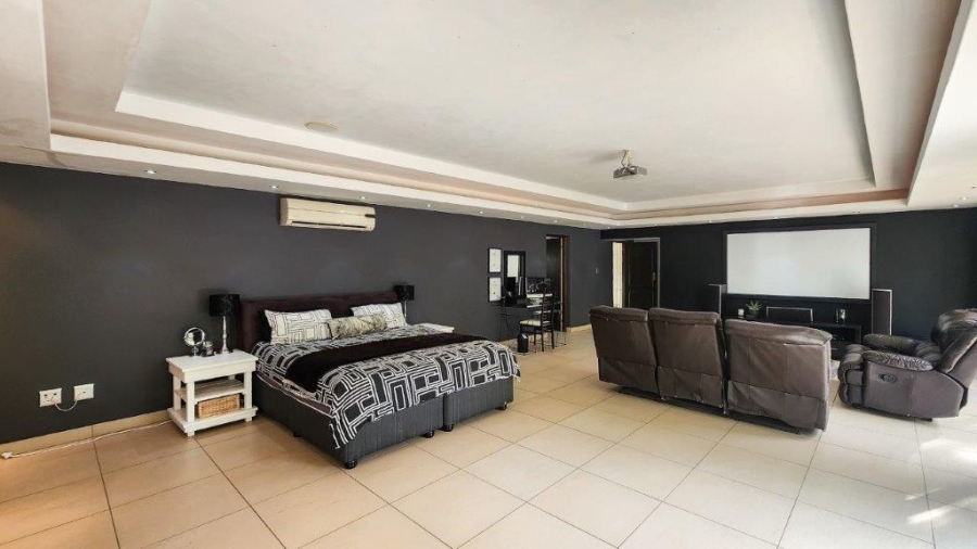 6 Bedroom Property for Sale in St Michaels On Sea KwaZulu-Natal