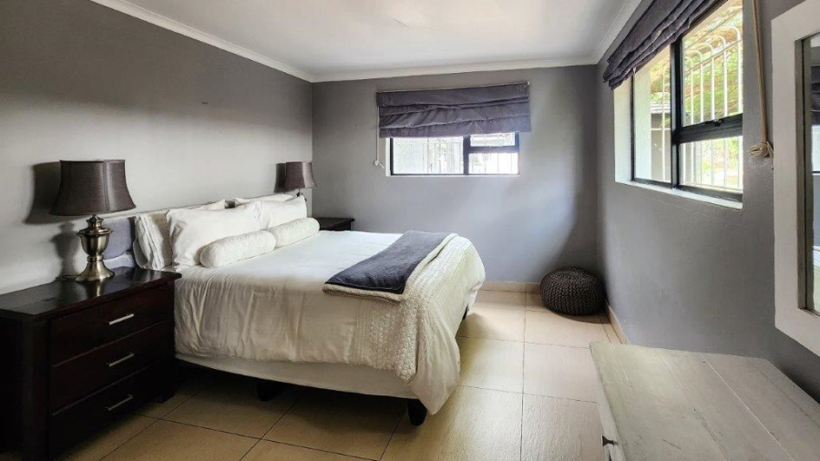 6 Bedroom Property for Sale in St Michaels On Sea KwaZulu-Natal