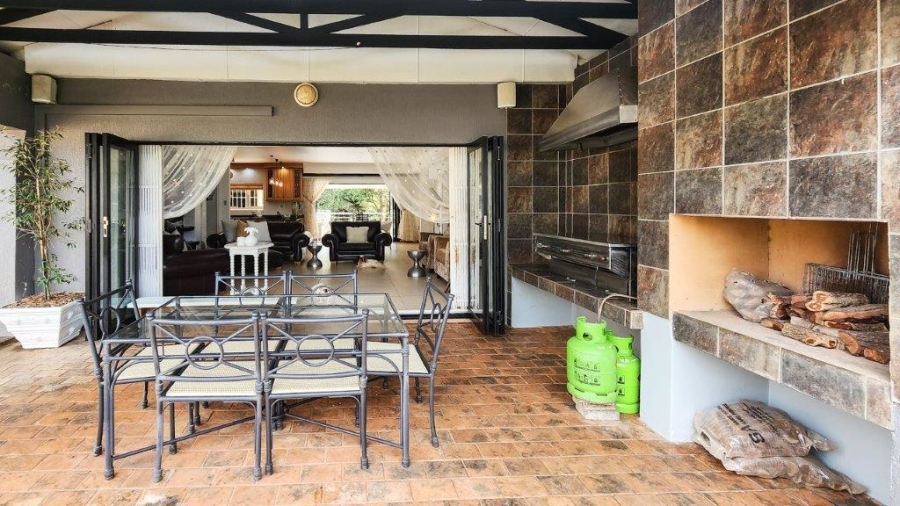 6 Bedroom Property for Sale in St Michaels On Sea KwaZulu-Natal