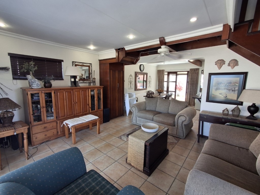 2 Bedroom Property for Sale in Uvongo KwaZulu-Natal