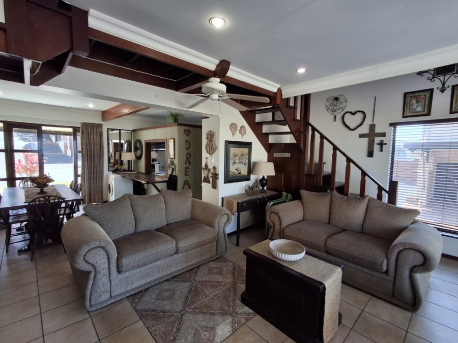 2 Bedroom Property for Sale in Uvongo KwaZulu-Natal