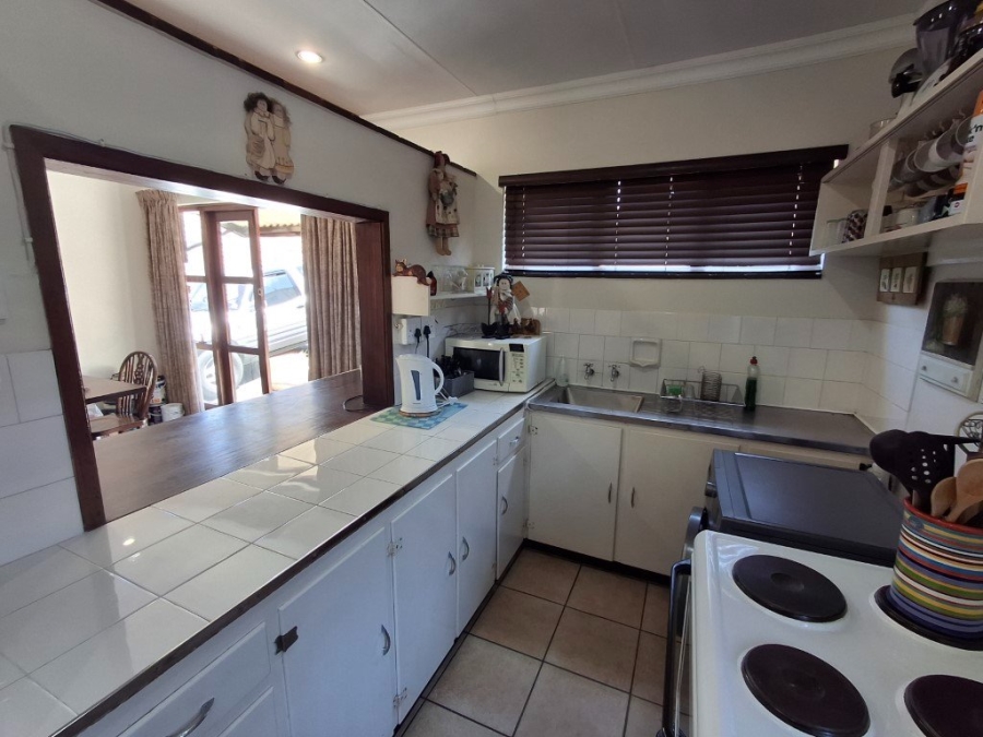 2 Bedroom Property for Sale in Uvongo KwaZulu-Natal