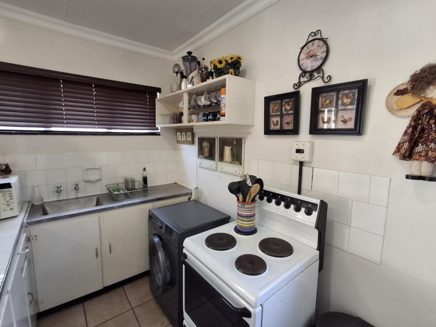 2 Bedroom Property for Sale in Uvongo KwaZulu-Natal