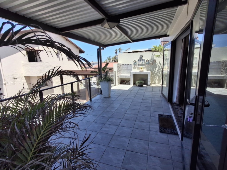 2 Bedroom Property for Sale in Uvongo KwaZulu-Natal