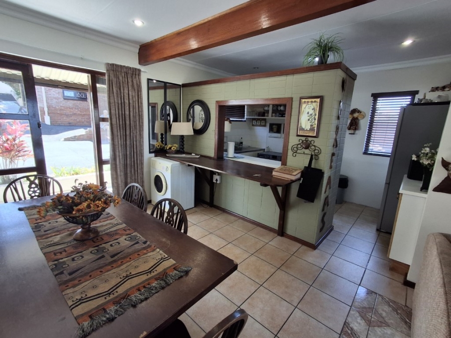 2 Bedroom Property for Sale in Uvongo KwaZulu-Natal