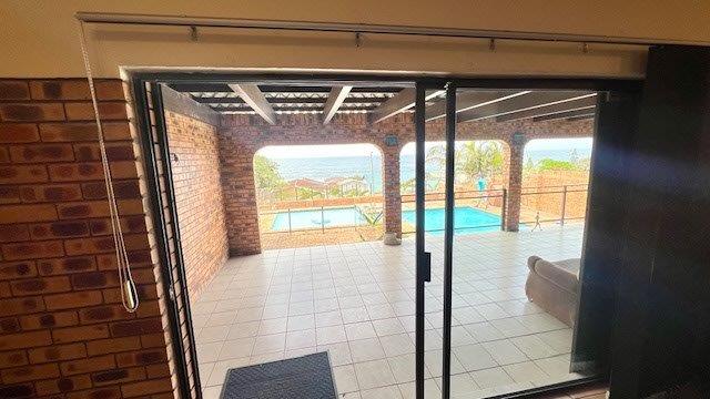 5 Bedroom Property for Sale in Uvongo KwaZulu-Natal