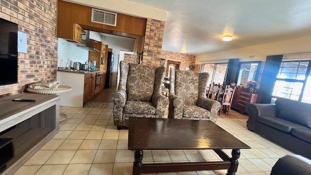 5 Bedroom Property for Sale in Uvongo KwaZulu-Natal