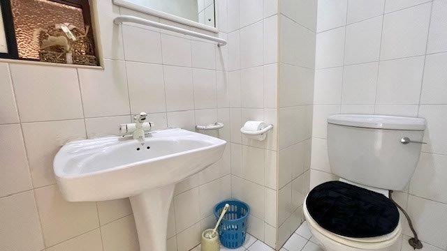 5 Bedroom Property for Sale in Uvongo KwaZulu-Natal