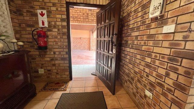 5 Bedroom Property for Sale in Uvongo KwaZulu-Natal