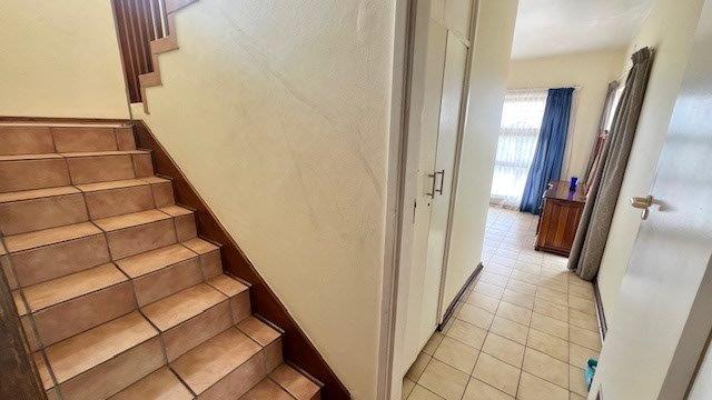 5 Bedroom Property for Sale in Uvongo KwaZulu-Natal